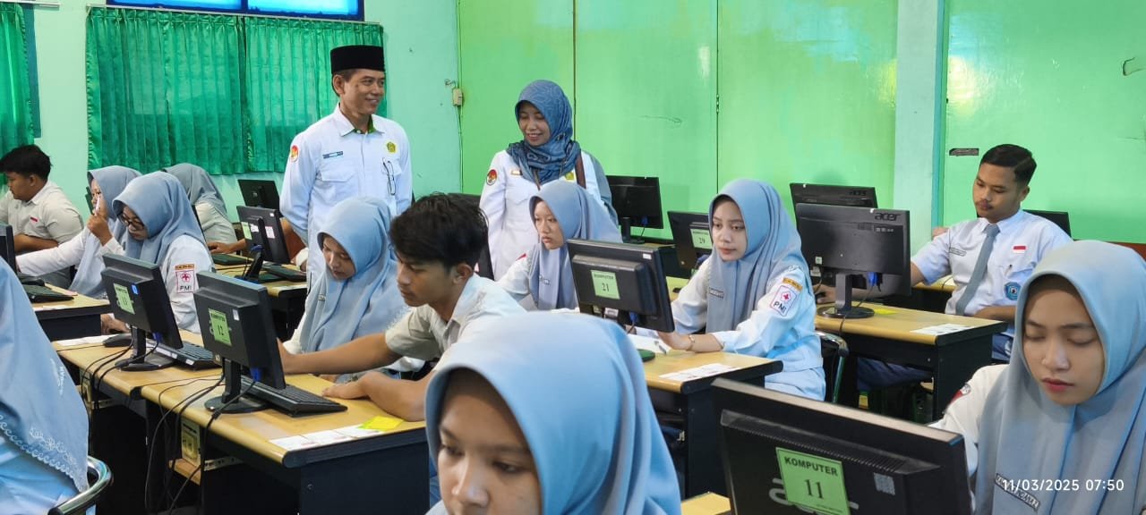 Kepala Kantor Kemenag Tuban Monitoring UMBK dan Pondok Ramadan di MAN 2 Tuban