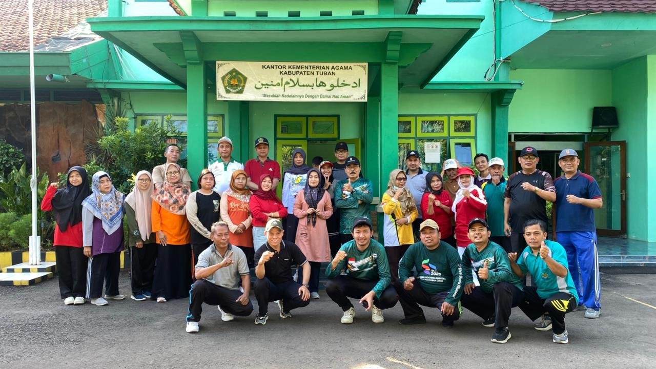 Semangat Sehat dan Soliditas ASN Kemenag Tuban Menguat Lewat Senam Bersama
