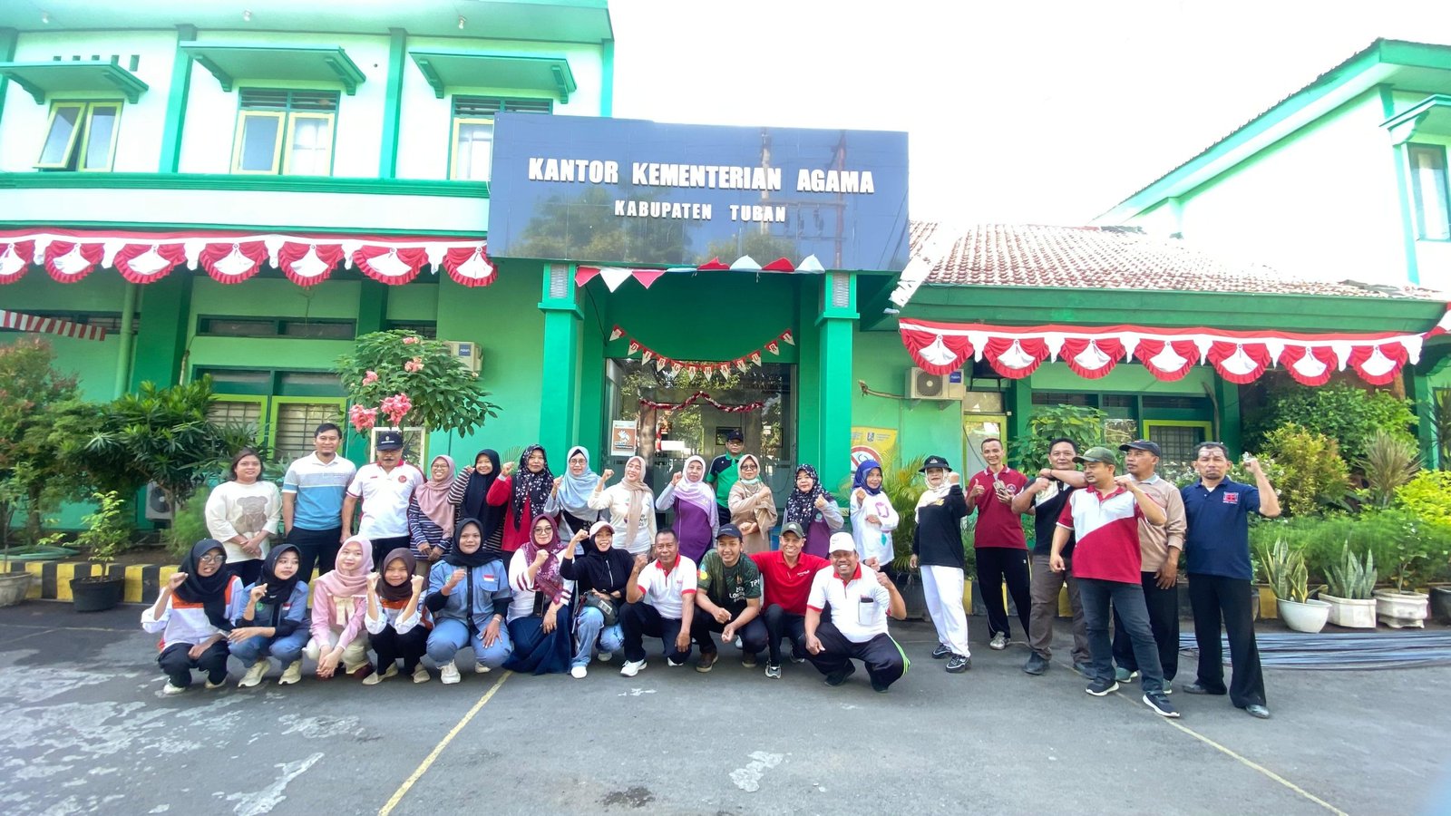 Jaga Kebugaran dan Kekompakan, ASN Kemenag Tuban Semangat Ikuti Senam Bersama