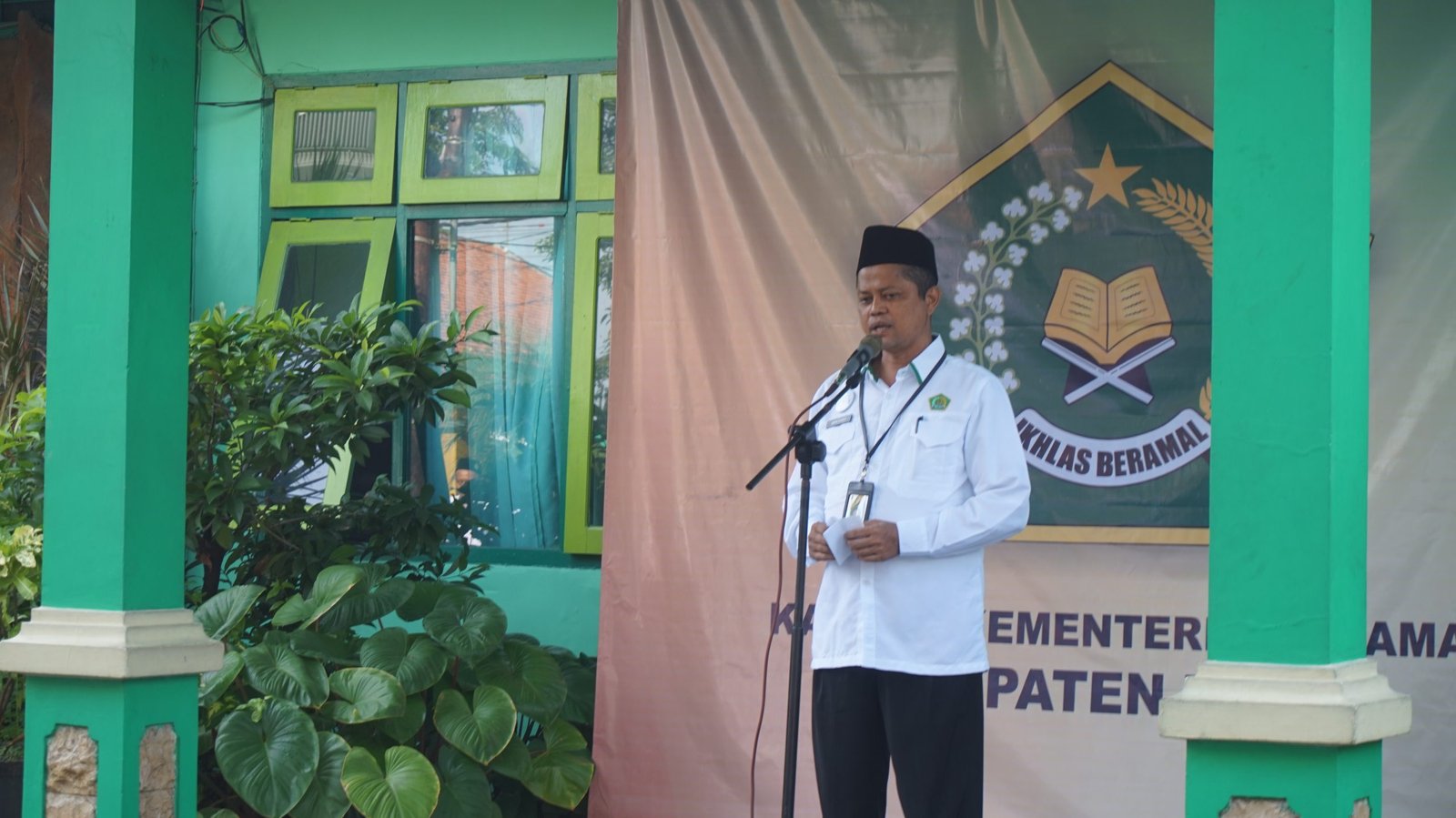 Apel Senin Pagi, Kasi PAIS Kemenag Tuban Sampaikan Capaian dan Agenda HAB Kemenag