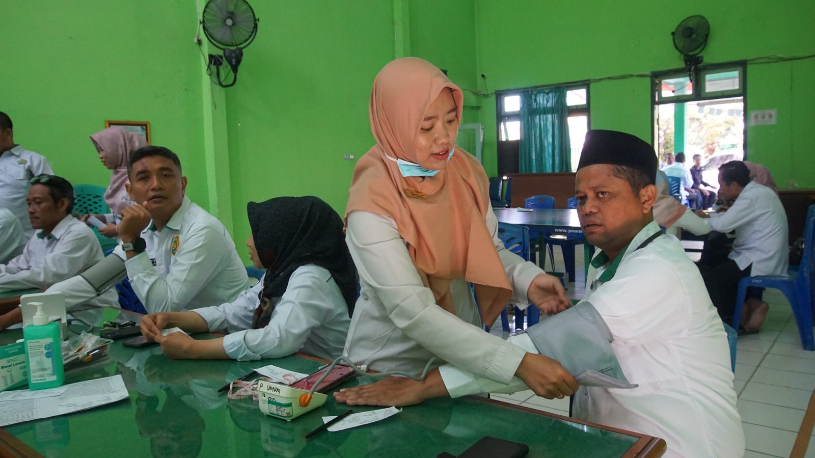Program Dinkes, Puluhan ASN Kemenag Tuban Ikuti Pemeriksaan Gratis