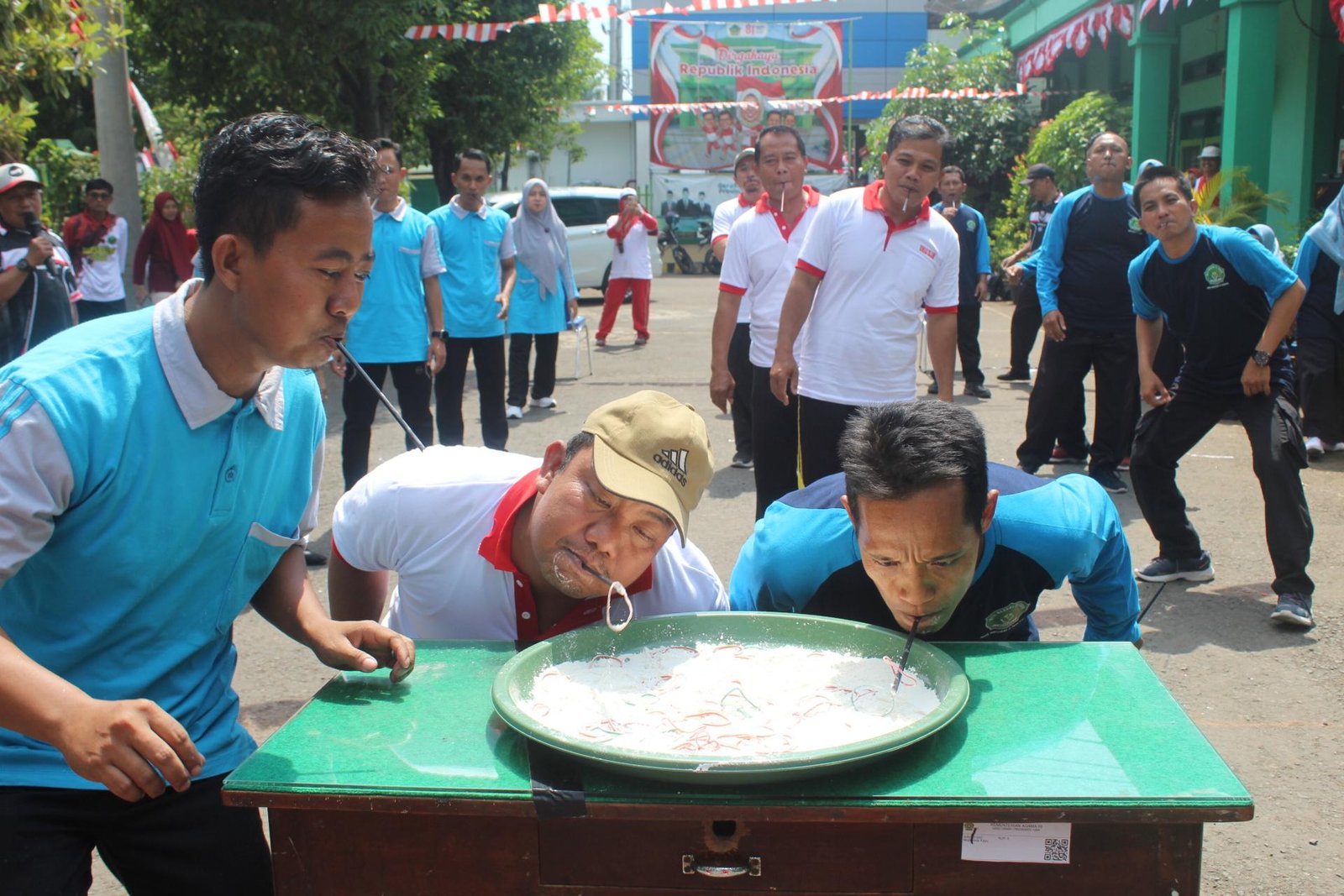 Semarak HUT Ke-81 RI, Kemenag Tuban Pererat Kebersamaan ASN Lewat Lomba Kerja Sama
