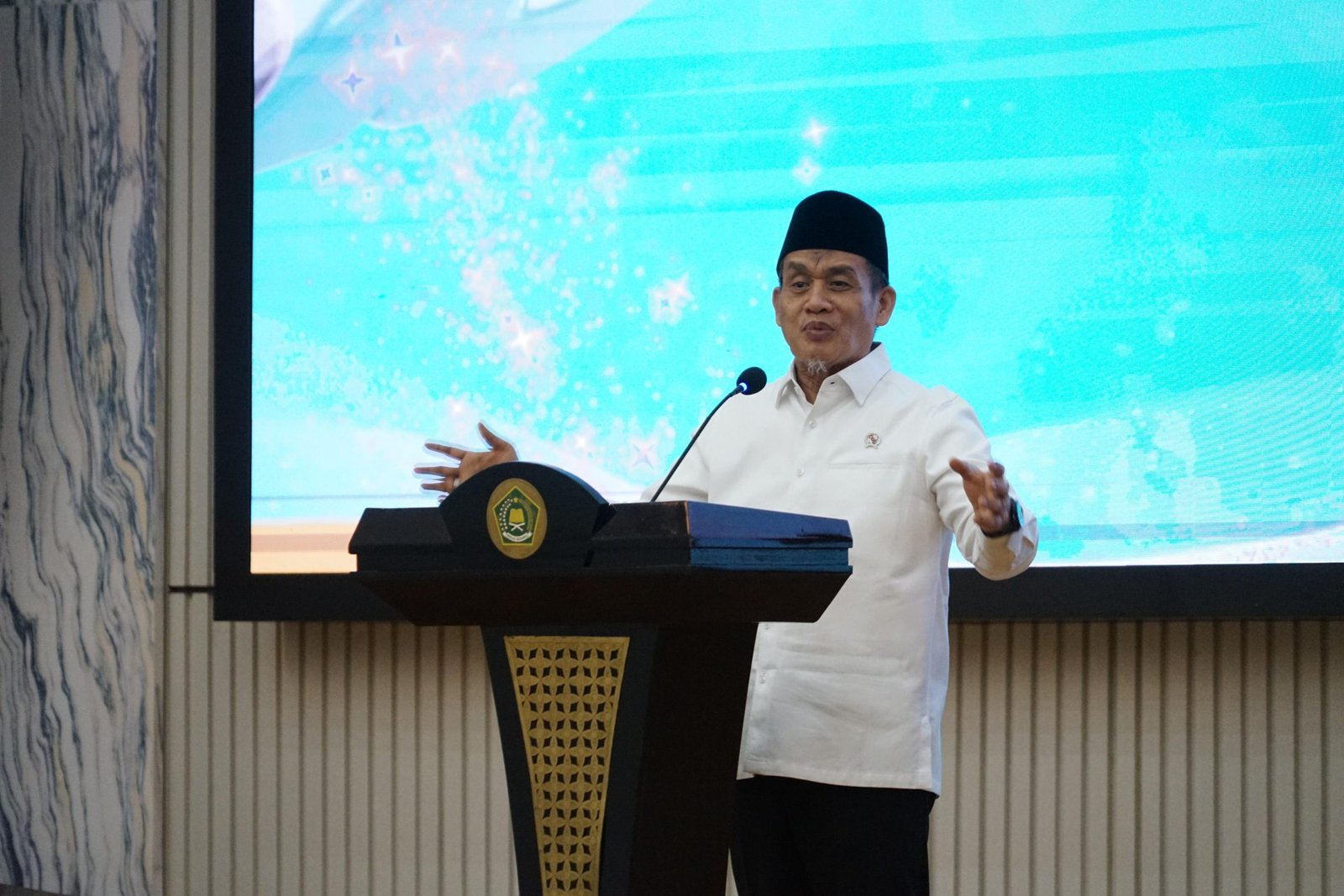 Wamenag Dukung Budaya Saling Memberi Saat Lebaran, Tolak Aksi Paksa Minta THR