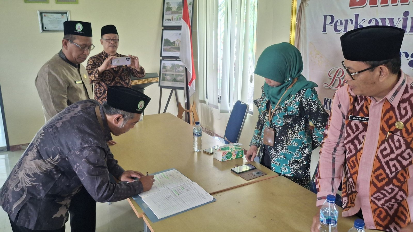 Sertijab Kepala KUA Soko, Kakankemenag Tuban Pesankan Inovasi dan Kebersamaan dalam Pelayanan