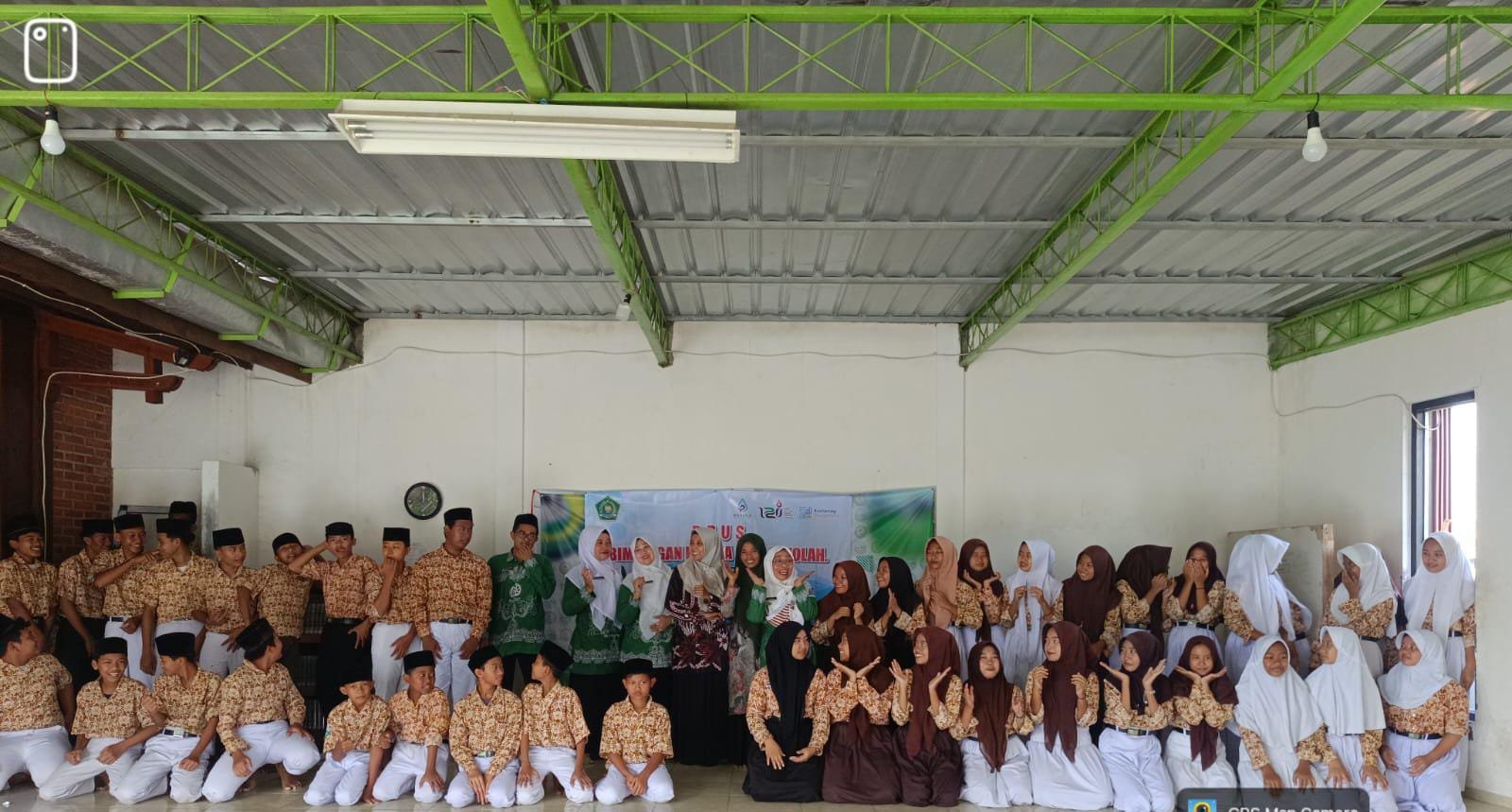 Penyuluh KUA Jatirogo Laksanakan BRUS Bersama Siswa Siswi MTs dan MA Al Mahmudi di Desa Dingil
