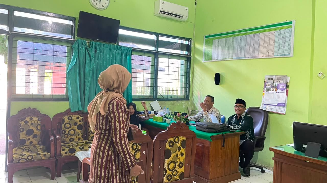 Sidak Pagi, Kepala Kemenag Tuban Pastikan ASN Siap Berikan Layanan Terbaik