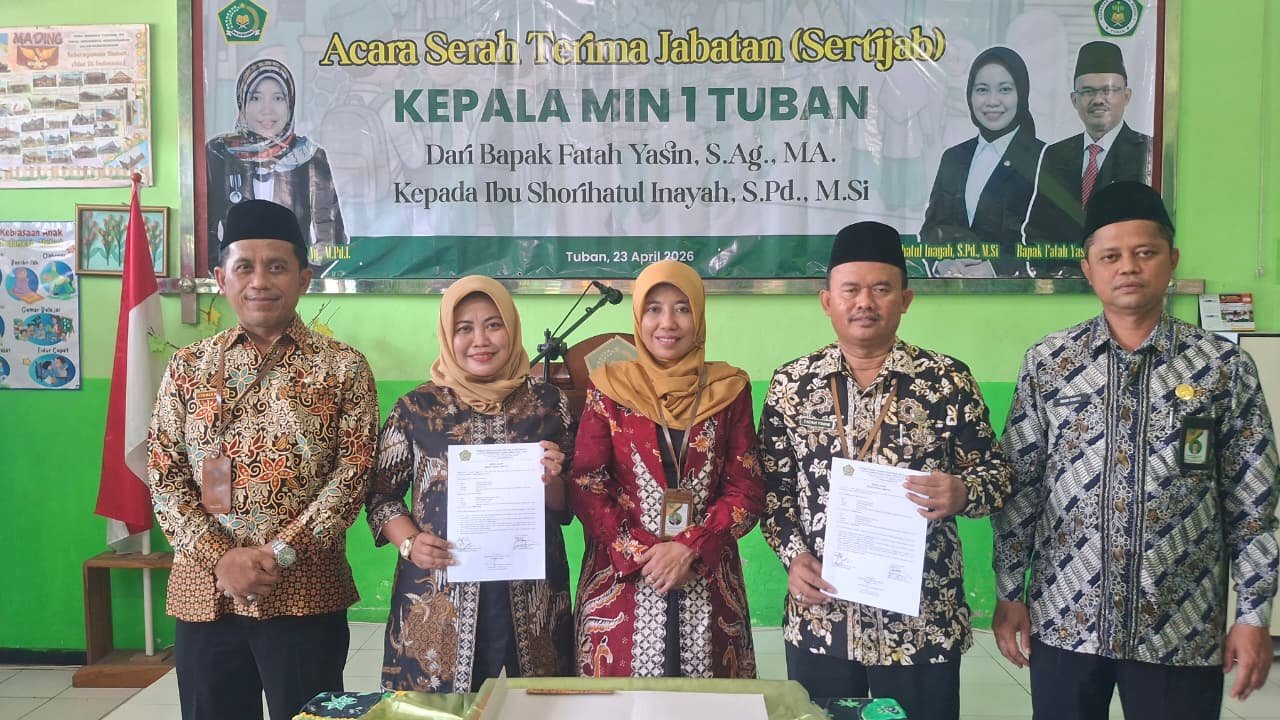 Estafet Kepemimpinan MIN 1 Tuban, Umi Kulsum Tekankan Pentingnya 'Prestasi dan Prasasti'