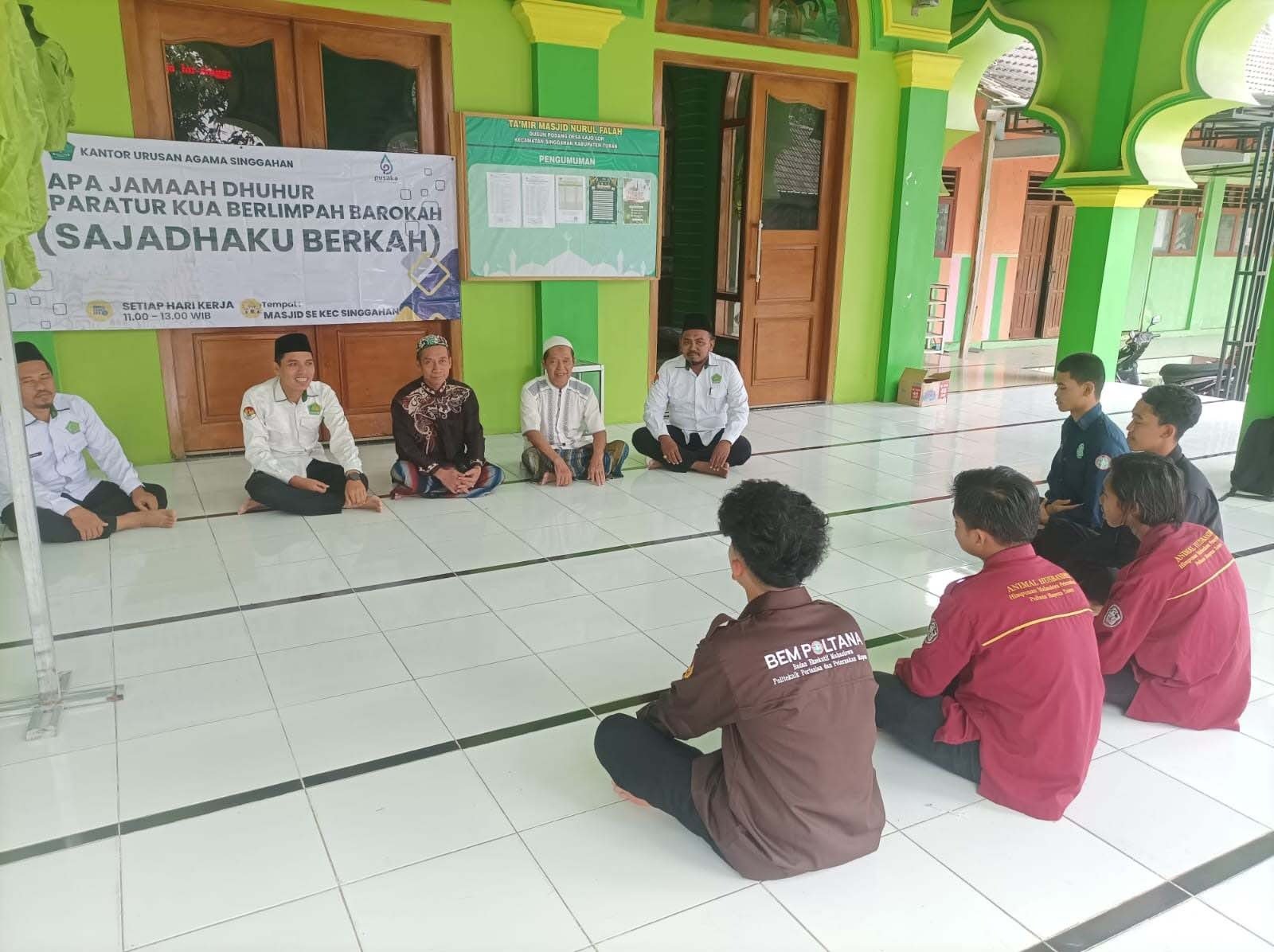 KUA Singgahan Sapa Jamaah Lewat Program “Sajadhaku Berkah”