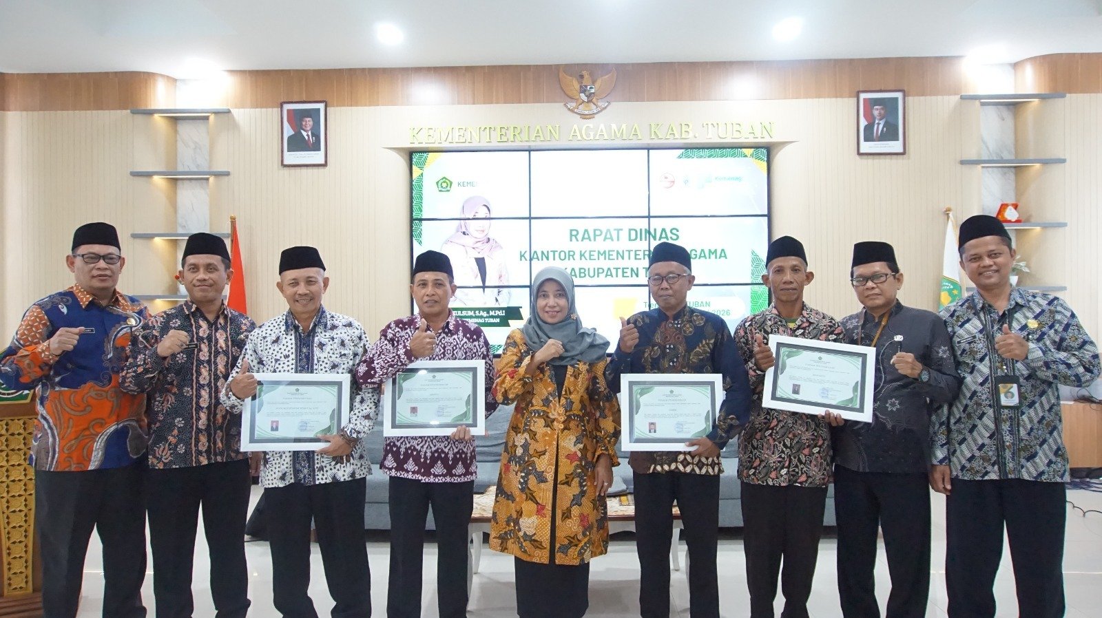Empat ASN Terima Penghargaan Purna Tugas, Kemenag Tuban Apresiasi Dedikasi Puluhan Tahun Pengabdian