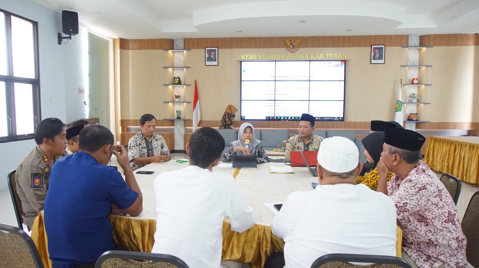 10 Orang Petugas Haji Daerah 2025 Terima Pembinaan oleh Kemenag Tuban