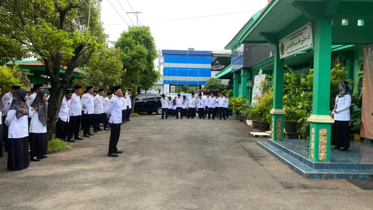 Evaluasi Kinerja dan Penguatan Program, Apel ASN Kemenag Tuban Tekankan Akselerasi Layanan dan Pembinaan