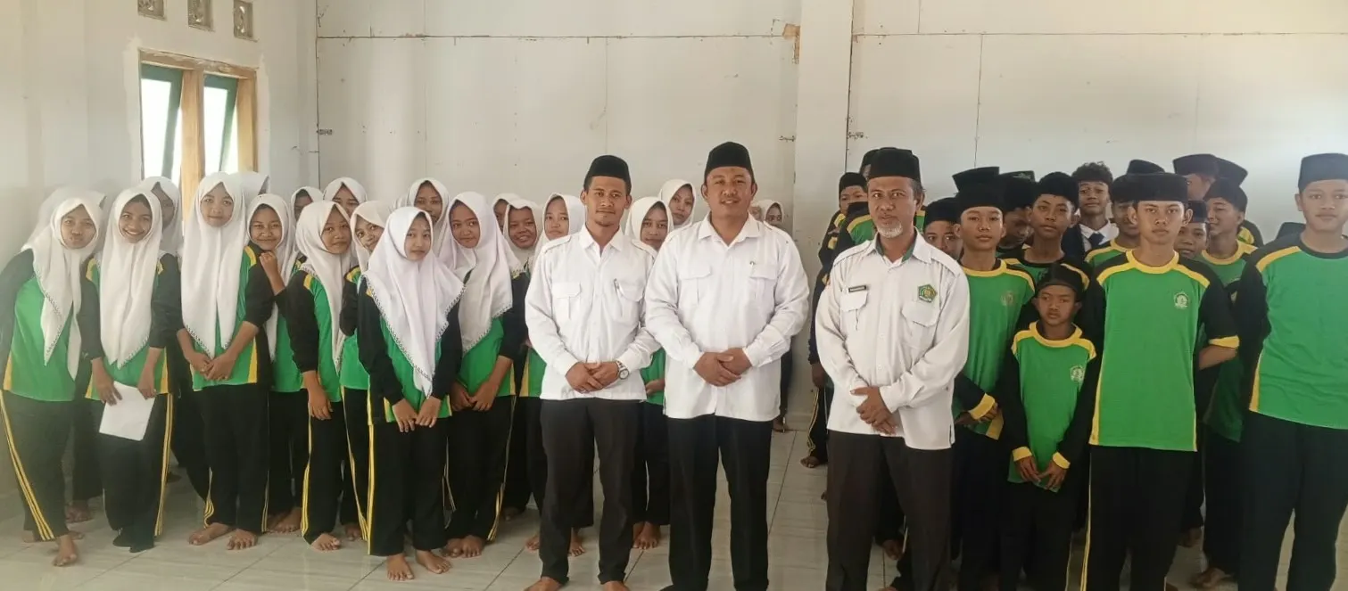 Penyuluh Agama Islam KUA Palang Bekali Siswa MTs Nurul Huda Ketambul dengan Akhlak Mulia dan Bijak Bermedia Digital