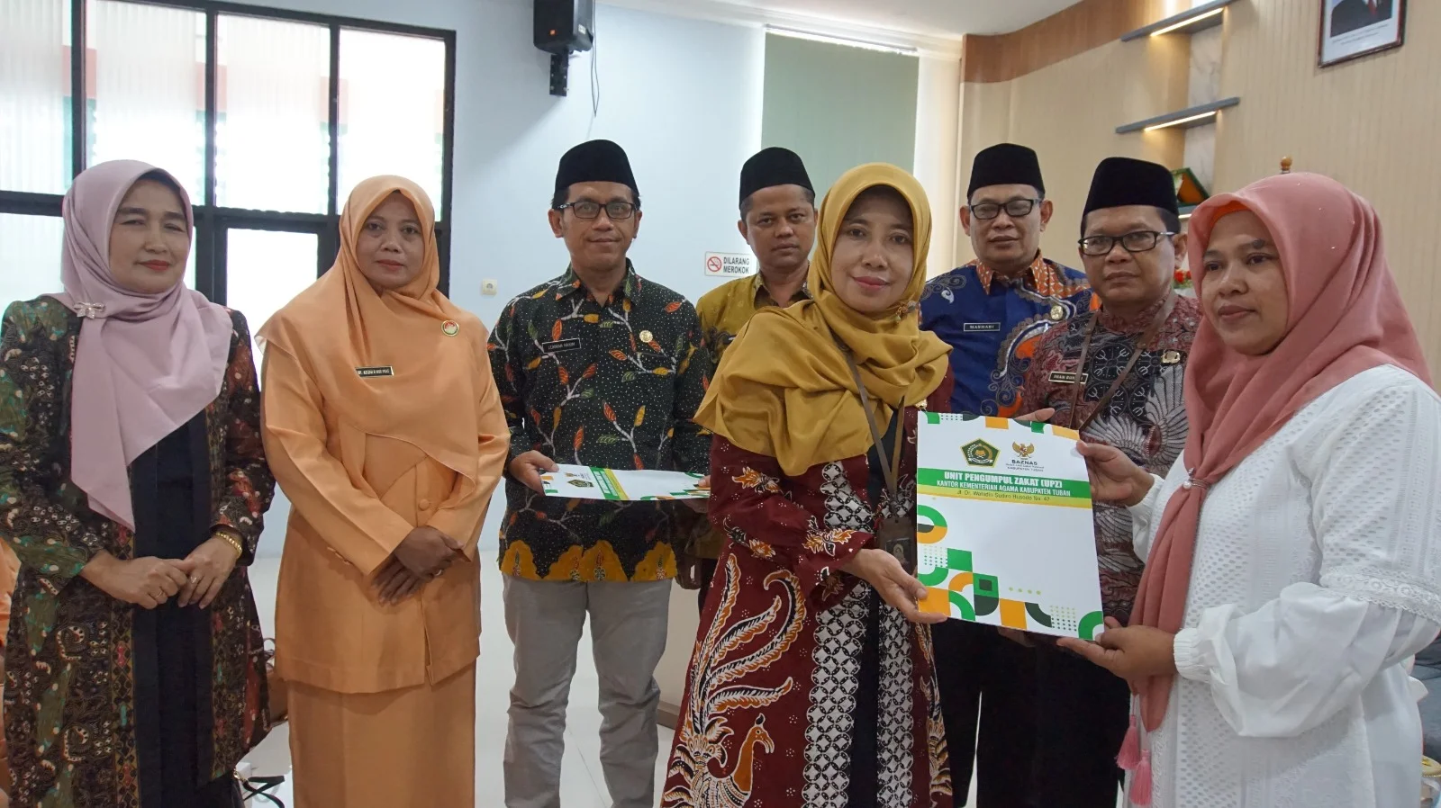 Kemenag Tuban Bagikan Modal Usaha, Pembinaan DWP dan Peringatan Maulid Nabi SAW