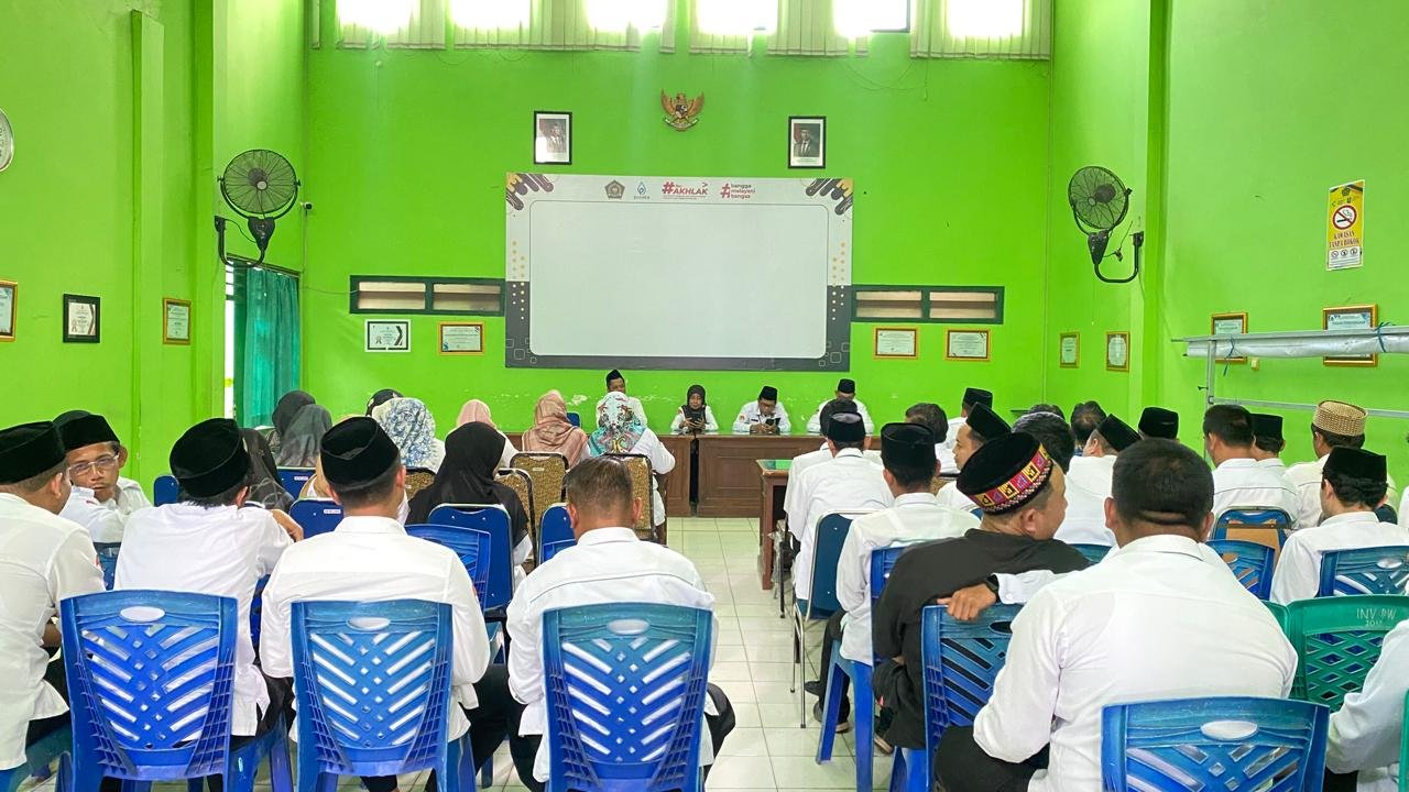 Kepala Kemenag Tuban Gelar Pembinaan ASN di Akhir Ramadan, Tekankan Disiplin dan Kebersamaan