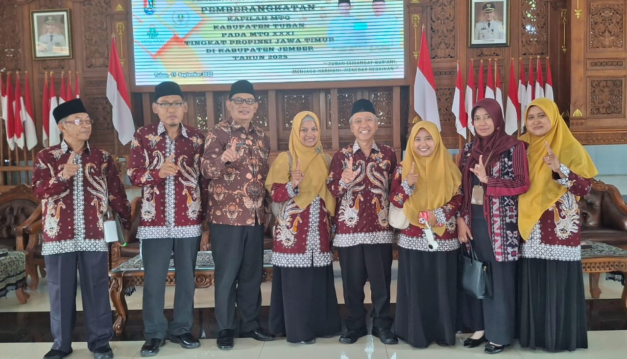 Bersama Wakil Bupati, Kepala Kemenag Tuban Berangkatkan Puluhan Kafilah MTQ Jatim ke-XXXI
