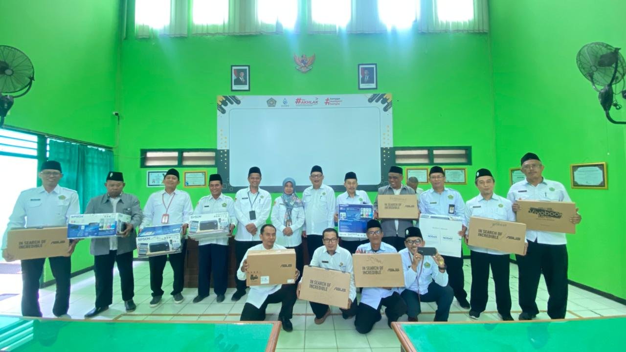 KUA di Kabupaten Tuban Terima Bantuan Laptop dan Printer untuk Tingkatkan Layanan