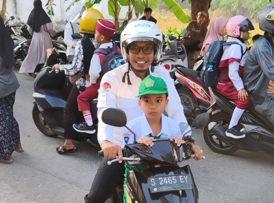 MIN 1 Tuban Terapkan Gerakan Ayah Mengantar Anak Sekolah, Perkuat Peran Ayah dalam Pendidikan