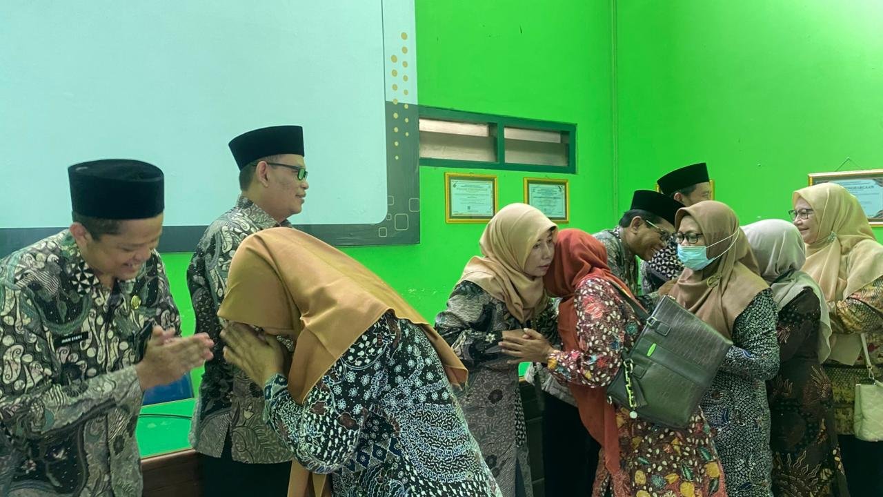 Pertama Masuk Kerja, ASN Kemenag Tuban Gelar Halal Bihalal