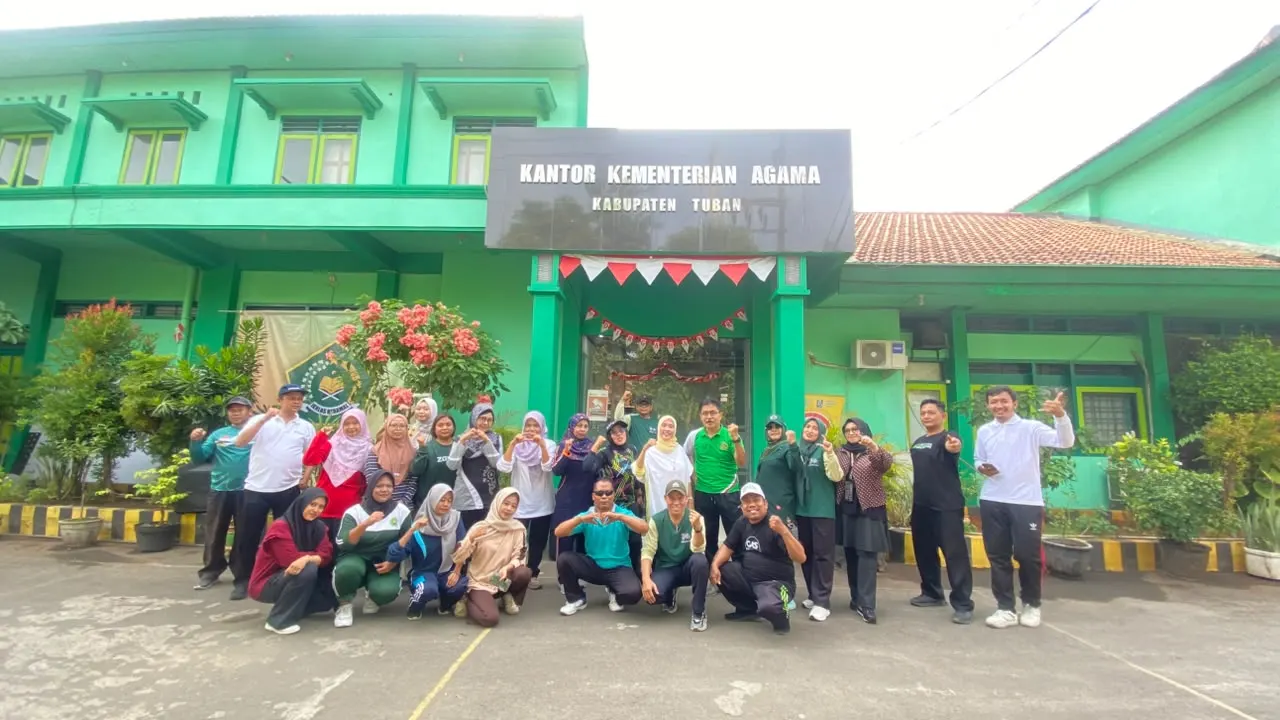 Senam Jumat Pagi, ASN Kemenag Tuban Diajak Jaga Kebugaran dan Siapkan Lingkungan Kerja Sambut Kunjungan Itjen